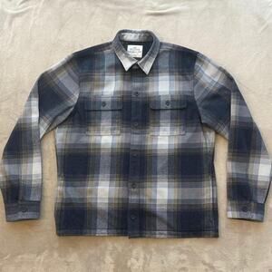 Hollister mens plaid button down XL